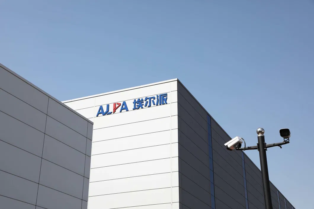 Alpa Ultra-Fine Powder Pulverizer for Industrial Steel Slag Ring Roller Mill